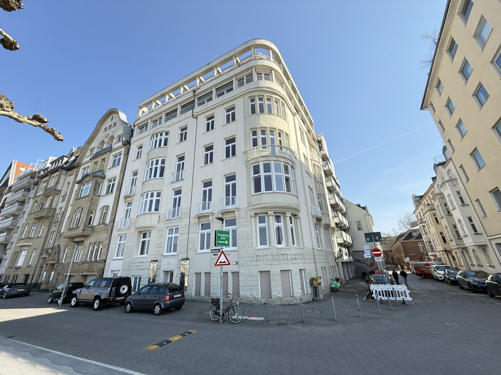 REPRÄSENTATIVES DOMIZIL mit RHEINBLICK – MÖBLIERTES BÜROJUWEL an der PROMENADE von DÜSSELDORF!