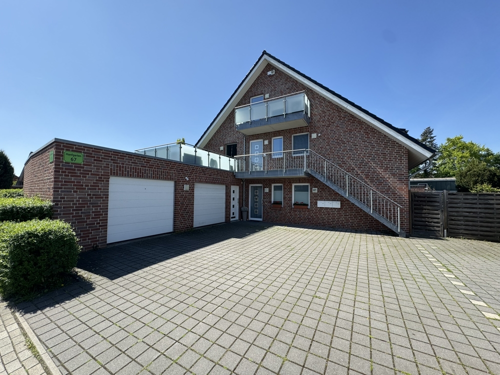 MODERNES PASSIV Dreifamilien-/ Mehrgenerationenhaus 
mit Doppelgarage und Stellplatz!