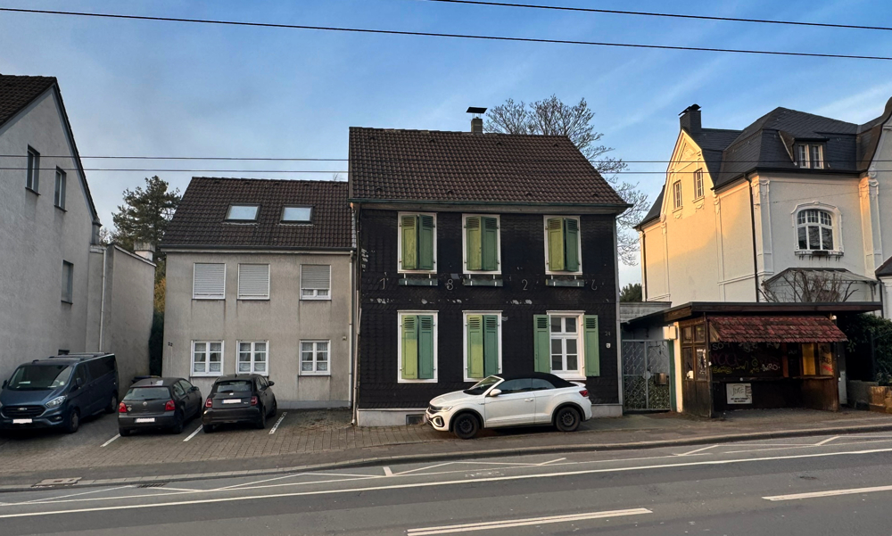 PROVISIONSFREIES IMMOBILIEN-ENSEMBLE:
MEHRFAMILIENHAUS, EINFAMILIENHAUS & GEWERBE in OHLIGS!