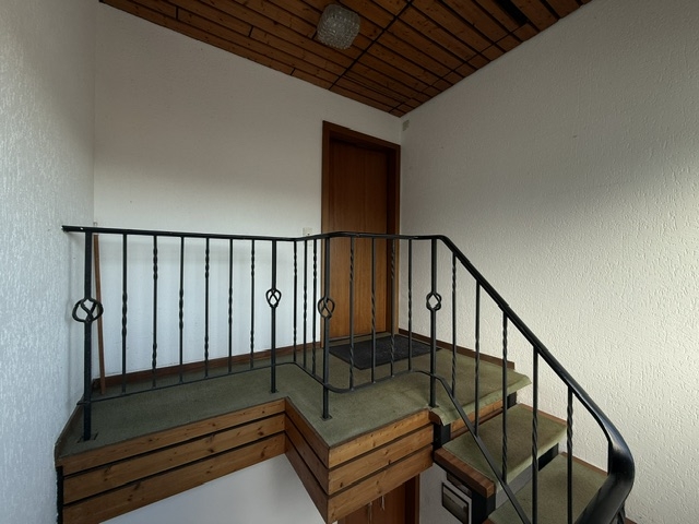Treppenhaus, Wohnungstüre